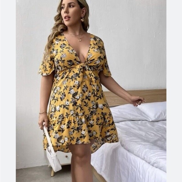 SHEIN Dresses & Skirts - Shein curve floral dress